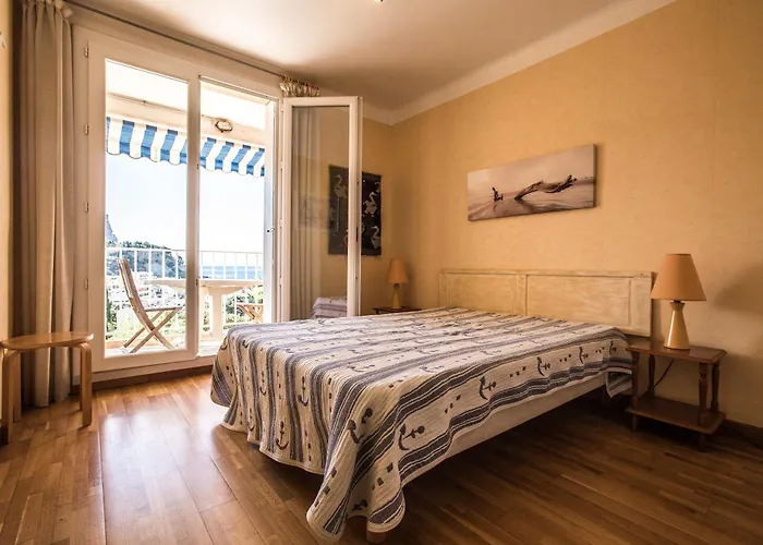 Cassis - Appartement T3 Climatise Et Vue Mer